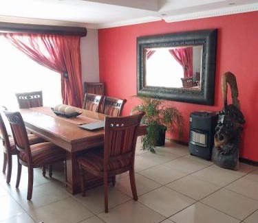 Bloemfontein Casa | Mbele's home stay
