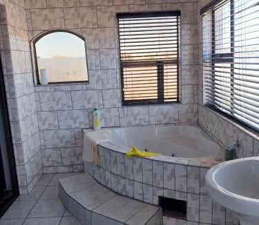Bloemfontein Casa | Mbele's home stay