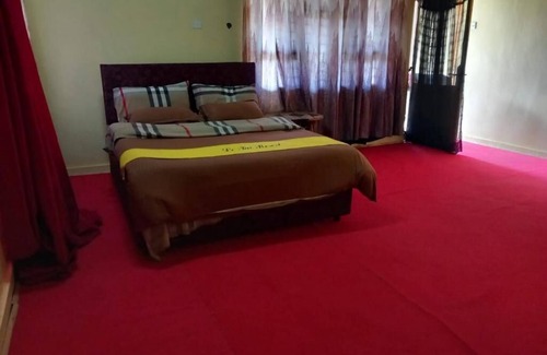 Nanyuki Cama Y Desayuno | Mbuni Cottage