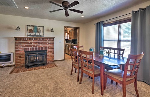 McAlester Cabaña | McAlester Family Cottage-30 acres privados y estanques!