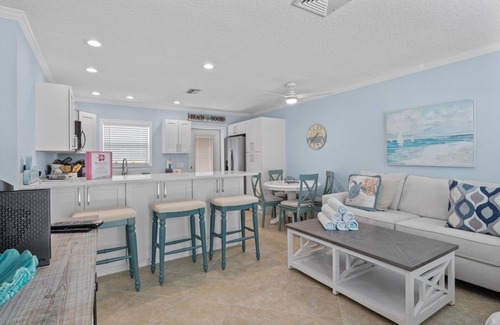 Anna Maria Casa | McBean Point: Dog Friendly! Walk to Bean Point! by Anna Maria Life Vacation Rentals