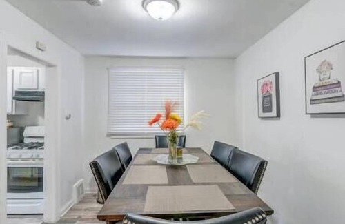 Bronzeville Casa | McCormick Place, 3 bedroom house