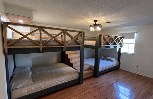 Ooltewah Otro | McDaniel Farmhouse with pool & 12 person hot tub