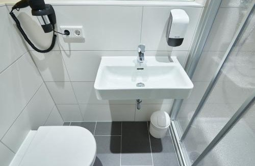 Lierenfeld Hotel | McDreams Hotel Düsseldorf-City