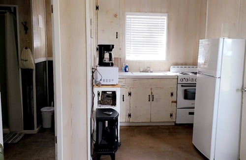 Hemphill Cabina | McGee's Landing Cabin 2 on Toledo Bend Lake. Lakefront! Pet Friendly!