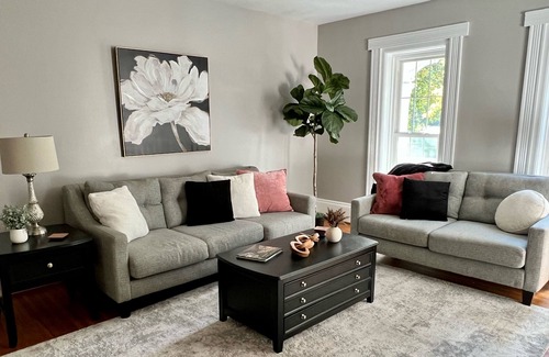 Lima Apartamento | McIntee Manor on East Main