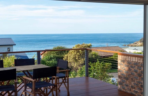 Malua Bay Casa | McKenzies Clifftop on Illabunda Drive