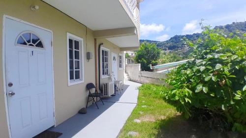 Kingstown Apartamento | McKies Hill Suite #1 - Your Home Away from Home