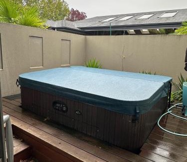 Christchurch Cama Y Desayuno | McSaveneys Retreat