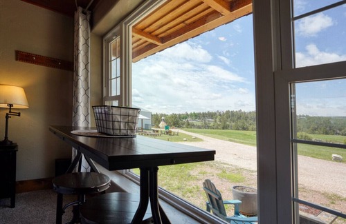 Hot Springs Cabina | Meadow Cabin at Highland Meadows - Secluded Getaway