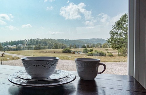 Hot Springs Cabina | Meadow Cabin at Highland Meadows - Secluded Getaway