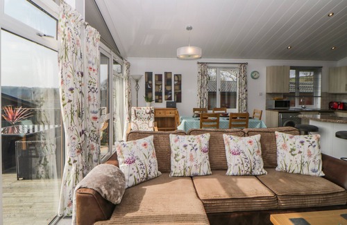 Newton Ferrers Cabaña | MEADOW LODGE, family friendly in Newton Ferrers