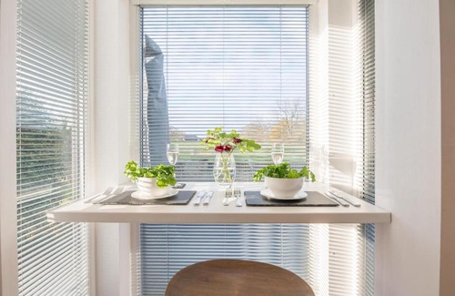 Woodbridge Casa | Meadow View Brand New Luxury Pod Near Woodbridge