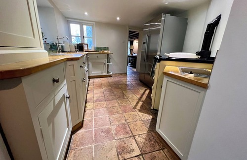 Chedworth Cabaña | MEADOW VIEW COTTAGE, family friendly, with open fire in Northleach