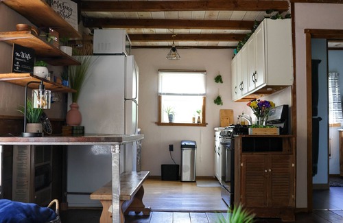 Manheim Cabaña | Meadow View Cottage