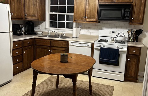 Franklin Casa | Meadow View: cozy rural home 2 miles away from Fisher Mountain Golf Course!