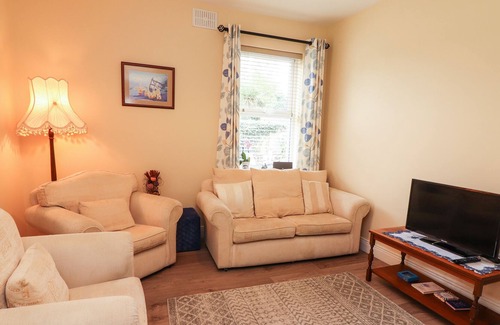 Quin Casa | MEADOW VIEW, family friendly, with open fire in Quin, County Clare