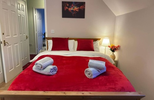 Bedford Casa | Meadow View- Long stay and short term stay