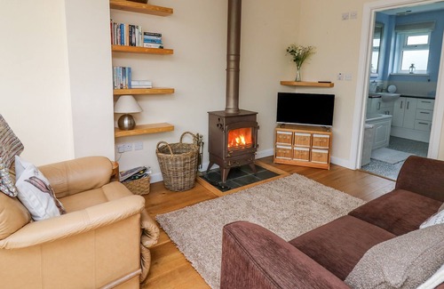 Ciliau-Aeron Casa | MEADOW VIEW, pet friendly, with open fire in Ciliau Aeron