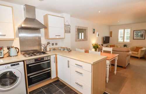 Grampound Casa | MEADOW VIEW, pet friendly, character holiday cottage in Grampound