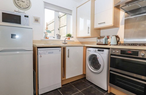 Grampound Casa | MEADOW VIEW, pet friendly, character holiday cottage in Grampound
