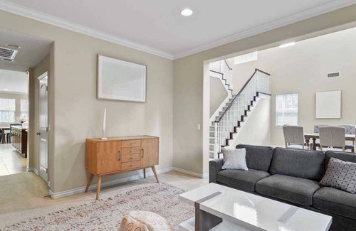 Eastvale Casa | Meadowbrook Retreat