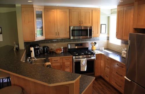 Brackendale Casa | MeadowBrook Suite Deluxe 2 BDRM con patio y jacuzzi