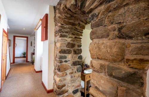 Kilmarnock Apartamento | Meadowhead Cottage, Traditional Scottish Cottage