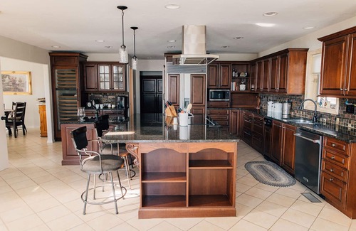 Greenwich Casa | Meadowlark Creek -Fishing, Pool, Nature by StayMeadowlark