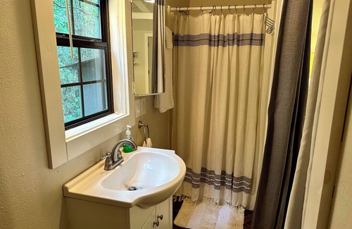 Nacogdoches Cabina | Meadows - A tiny touch of heaven at Stag Leap Cabins!