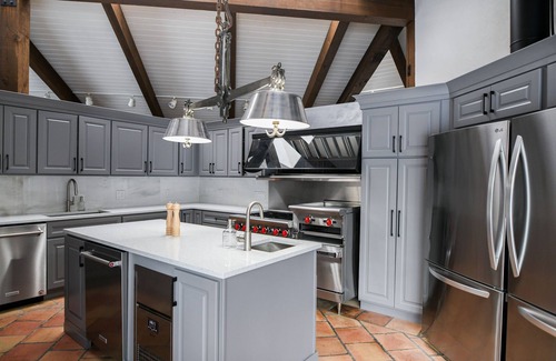 Stowe Area Casa | Meadowstone Manor Stowe, VT -14 BR Private Manor, 30 Acres, Pool, Tennis, Hiking