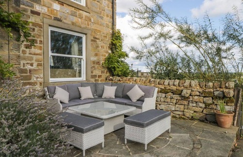 Otley Casa | Meagill Farmhouse, hot Tub, bbq hut