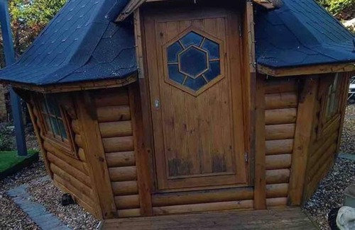 Otley Casa | Meagill Farmhouse, hot Tub, bbq hut