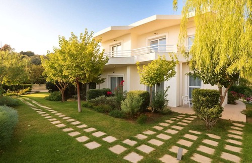 Gialos Apartamento | Mear Garden Studio - Cozy Creatan Nest