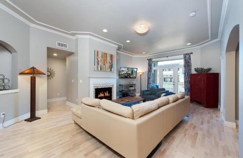Historic Downtown Durango Casa | Mears House Unit 3H