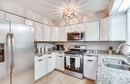 Mebane Casa | Mebane Home w/ Private Yard: Steps to Downtown!