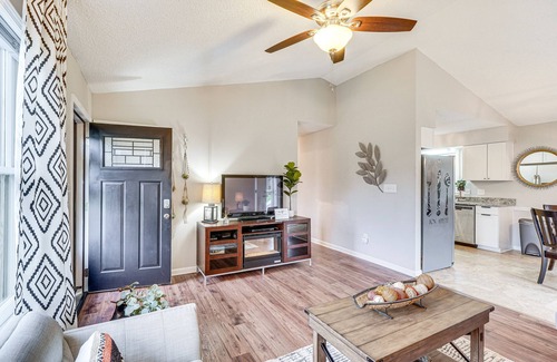 Mebane Casa | Mebane Home w/ Private Yard: Steps to Downtown!