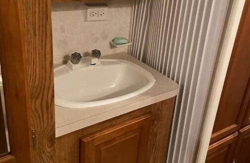 Whitehall Alquiler De RV | MED Park Campground Sierra