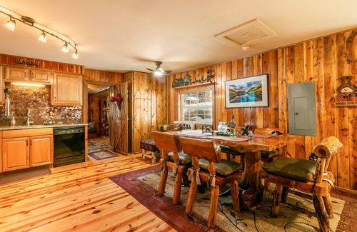 Eagle Nest Cabina | Medallion Cabin by Velo
