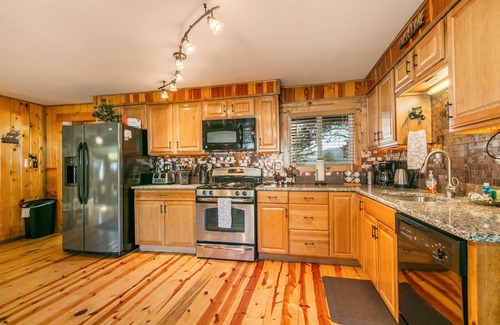 Eagle Nest Cabina | Medallion Cabin by Velo