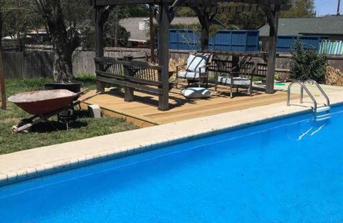 Medical Center District Chalet De Esquí | Medical Center Area Octagon Shaped House with Swimming Pool