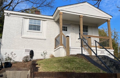 Uptown Casa | Medical Professionals Welcome! Near St. Jude & Medical District~Pet Friendly