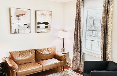 Uptown Casa | Medical Professionals Welcome! Near St. Jude & Medical District~Pet Friendly
