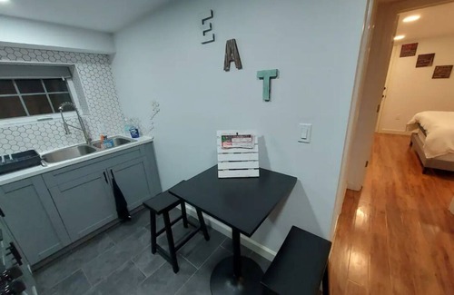 Westerleigh Apartamento | Medical Residents no cleaning fee Private Entrance Full Brand New Apartment