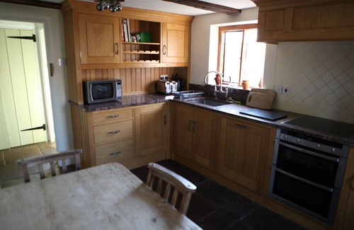 Llanvair Kilgeddin Cabaña | Medieval Cottage