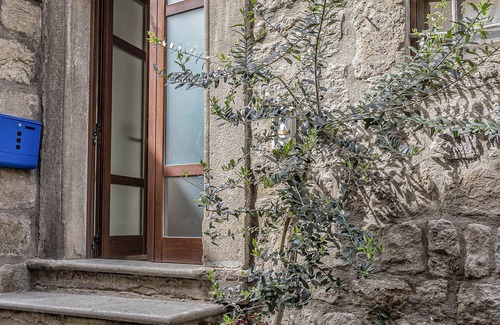 Viterbo Casa | Medieval House built in 1200 in the centre! FREE private parking