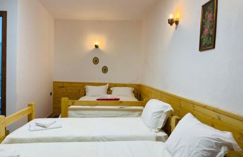 Gjirokaster Casa | Medieval Rooms