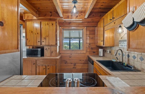 Jones Mills Casa | Medinah Sunset Cabin