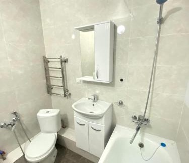Almaty Apartamento | MEDINAHOTELKZ, #75, вид на горы и закат, 15 мин до арбата, HALAL