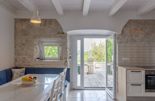Vela Glavica Villa | Traditional stone house with private pool and sea view, BBQ